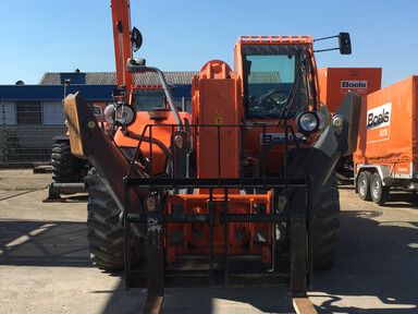 Telescopic loader with seelectorICAM Teleskoplader mit seelectorICAM für das kameragestützte Fahren und Rangieren
